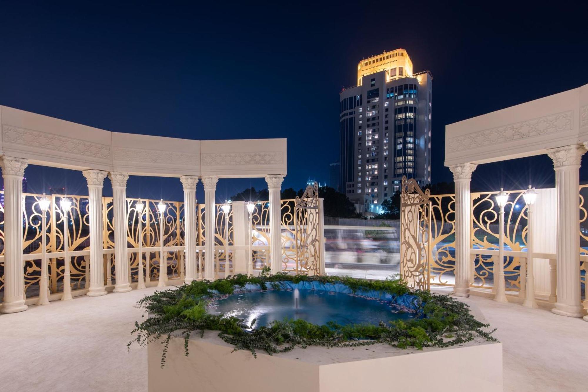 The Ritz-Carlton, Doha Hotel Екстериор снимка The fountain at the top of the tower