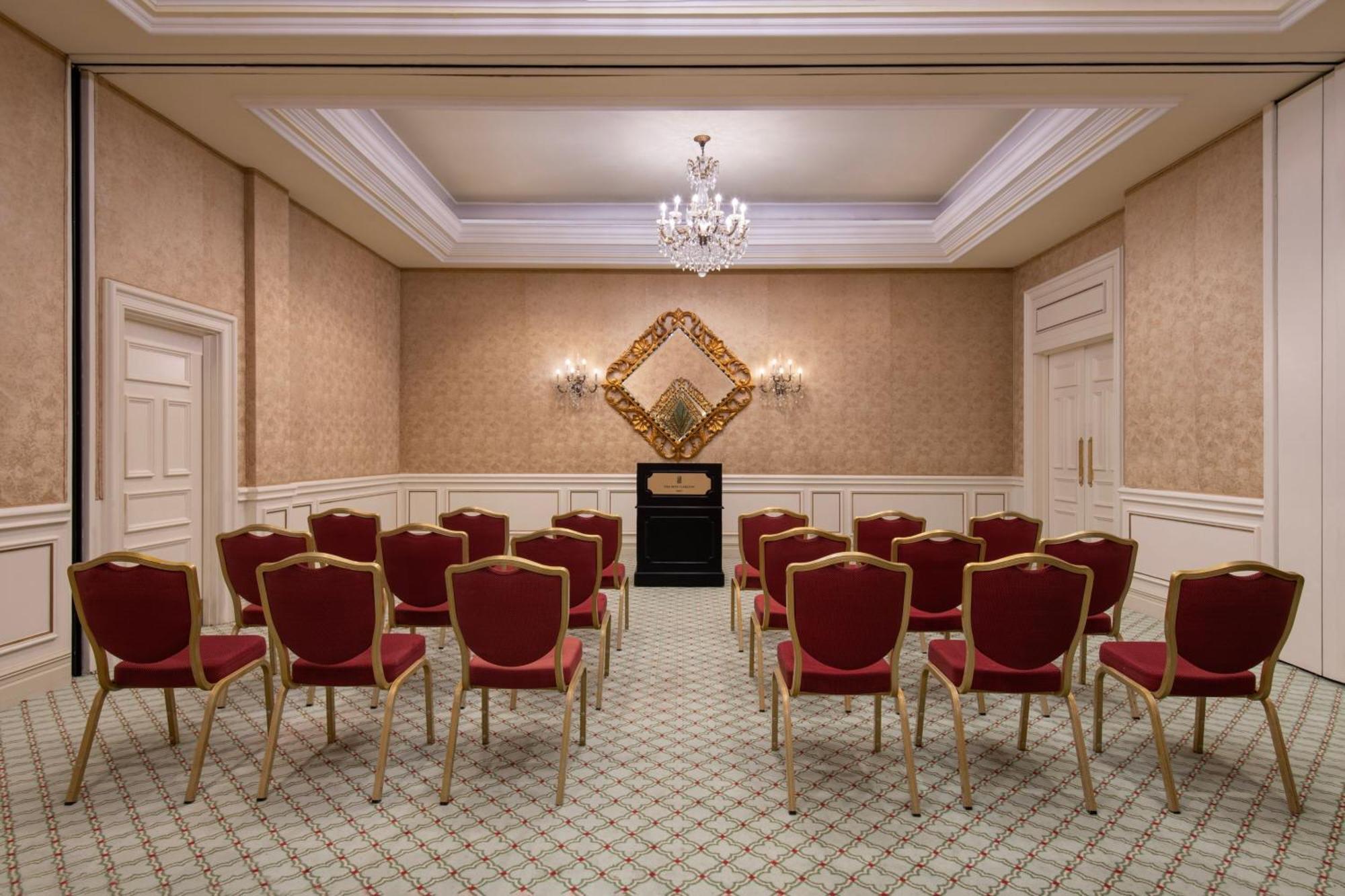 The Ritz-Carlton, Doha Hotel Екстериор снимка The meeting room