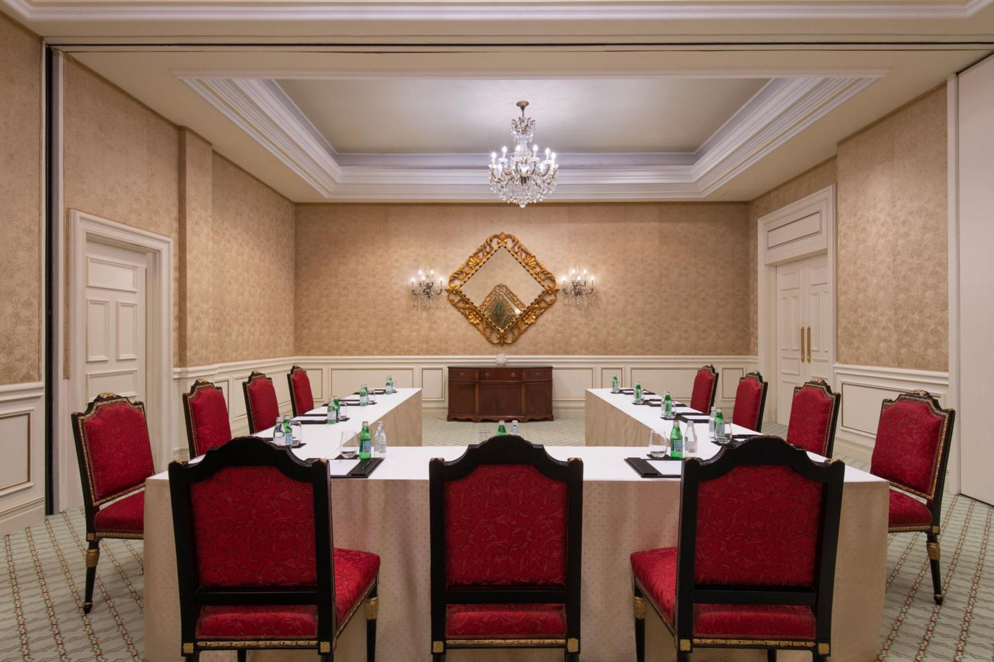 The Ritz-Carlton, Doha Hotel Екстериор снимка Meeting room