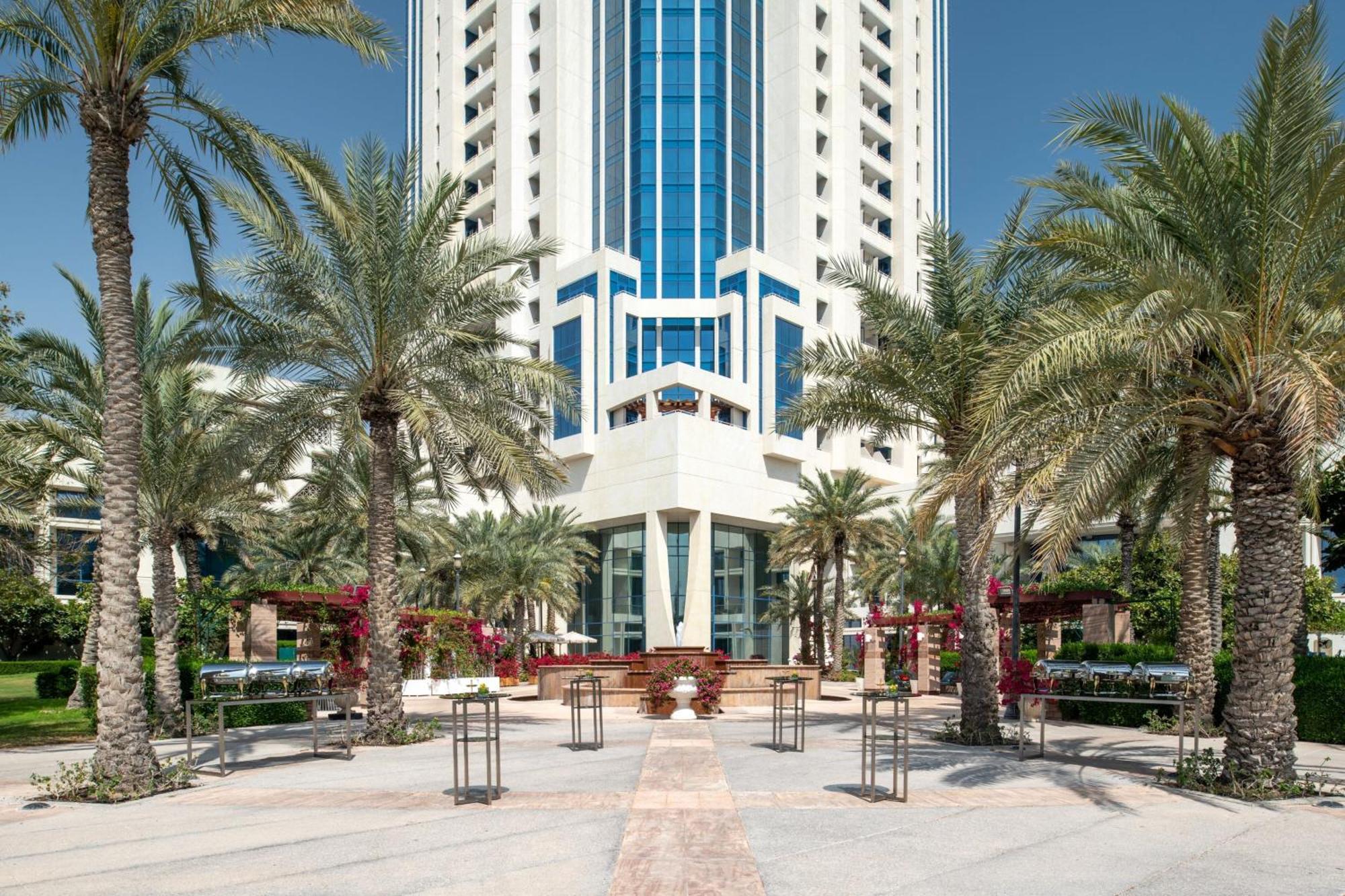 The Ritz-Carlton, Doha Hotel Екстериор снимка The Palm Beach Marriott